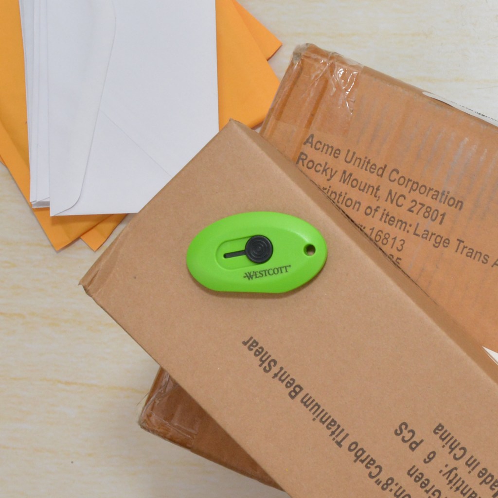 Westcott Compact Retractable Ceramic Box Opener