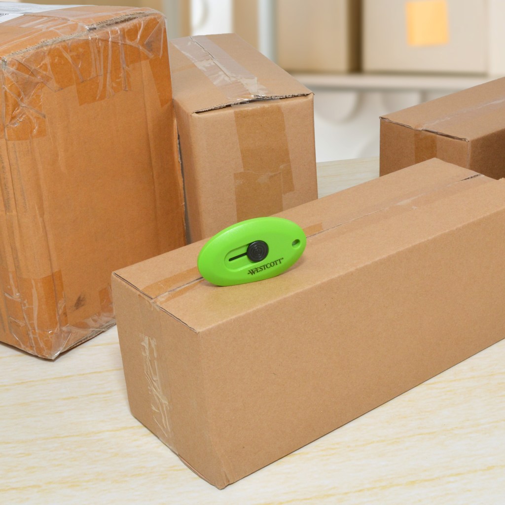 Westcott Compact Retractable Ceramic Box Opener